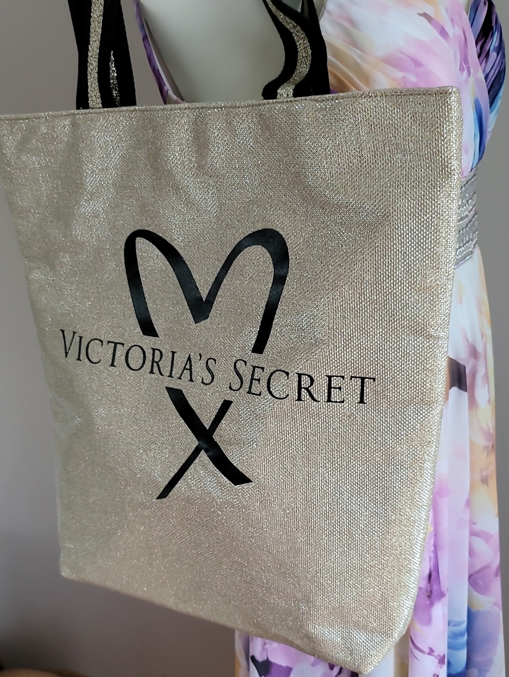 VICTORIA'S SECRET Gold Glitter Fashion Show Limited Edition Tote Bag Casual Chic - Picture 5 of 13